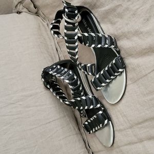 Libby Edelman Size 8M Gladiator sandal.  BLK/Silver strap buckle